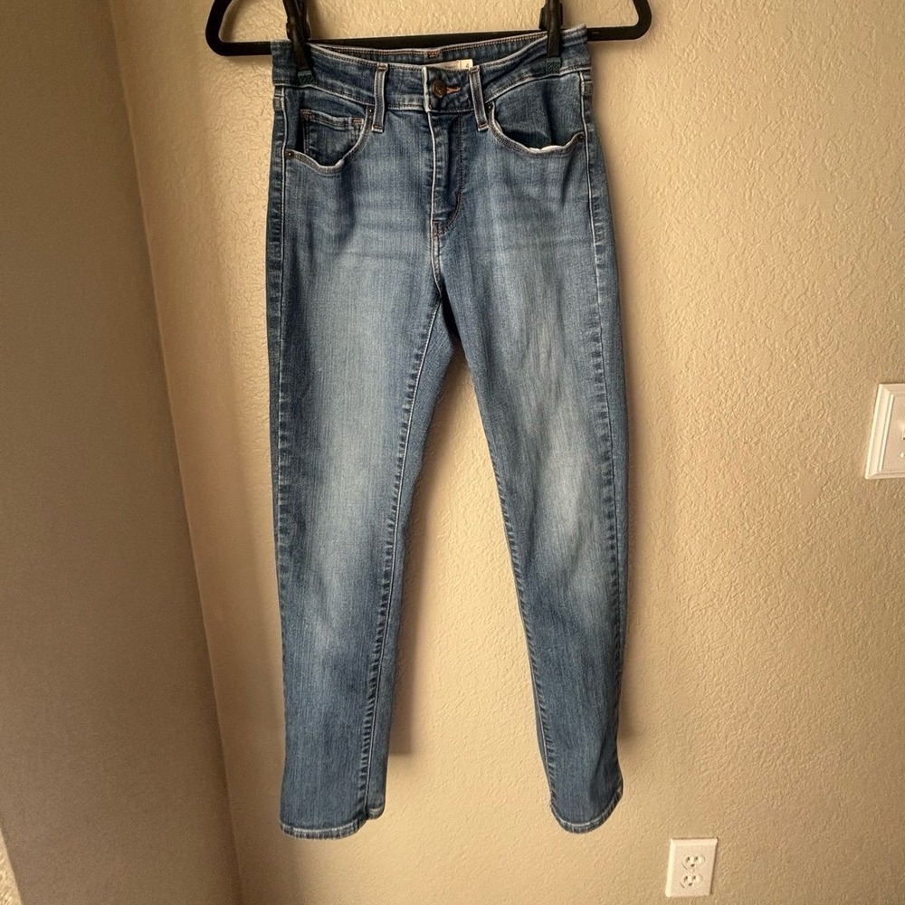 Levi's Women's Mid Rise Skinny Jeans Size 4S W27XL28 Light Blue Wash Denim‎